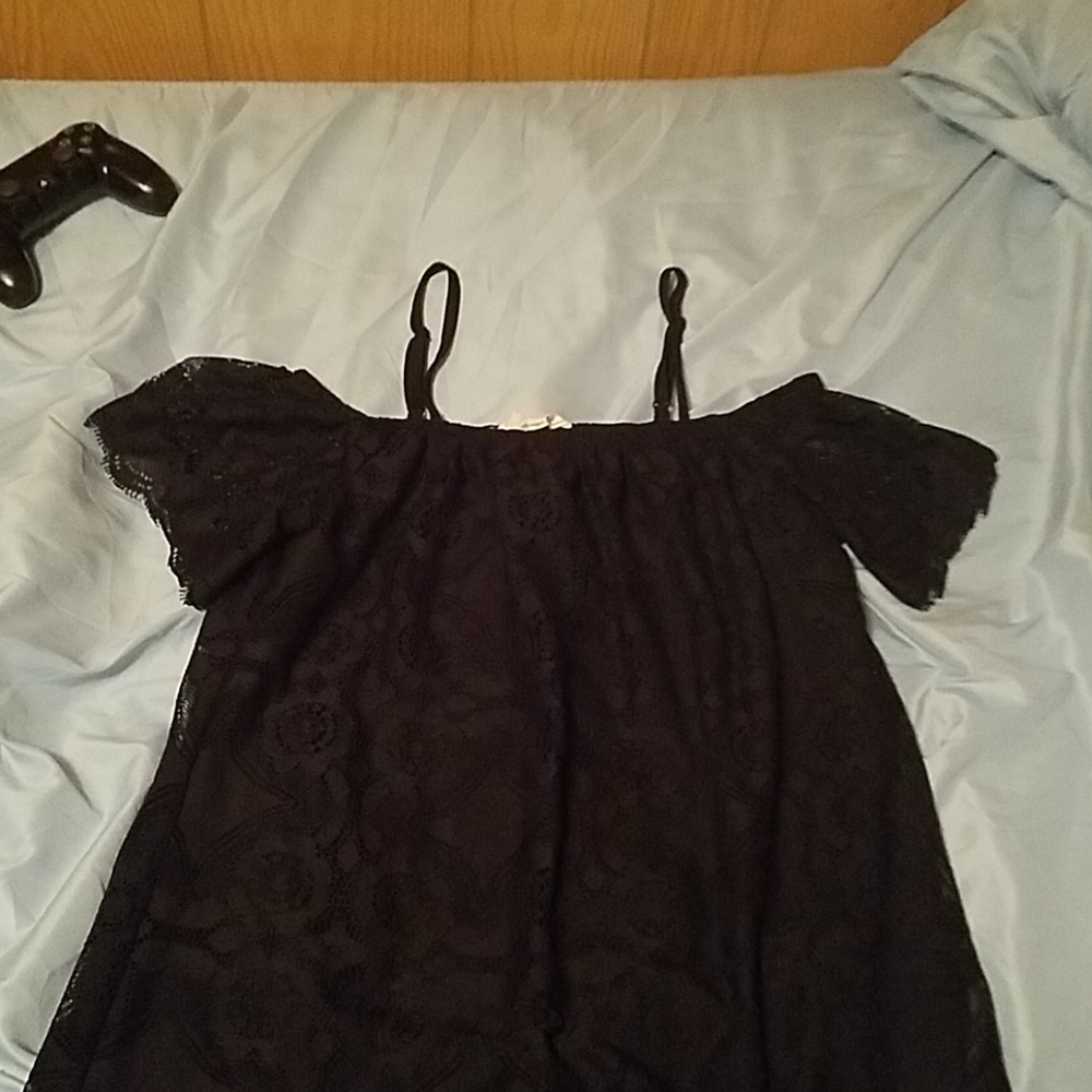 shoulder shirt
